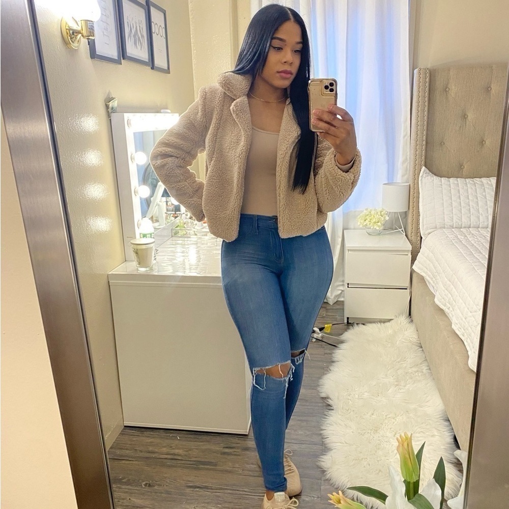 Honeybun Cropped faux fur jacket size M